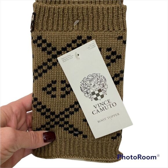 New With Tags Vince Camuto Tan‎ and Navy Blue Knit Boot Toppers - Picture 1 of 9